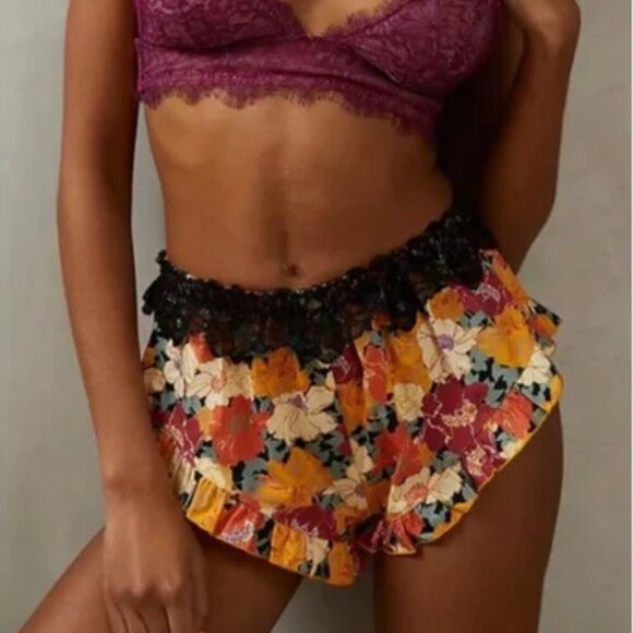 Free People Golden Slumbers Short - Picture 4 of 7